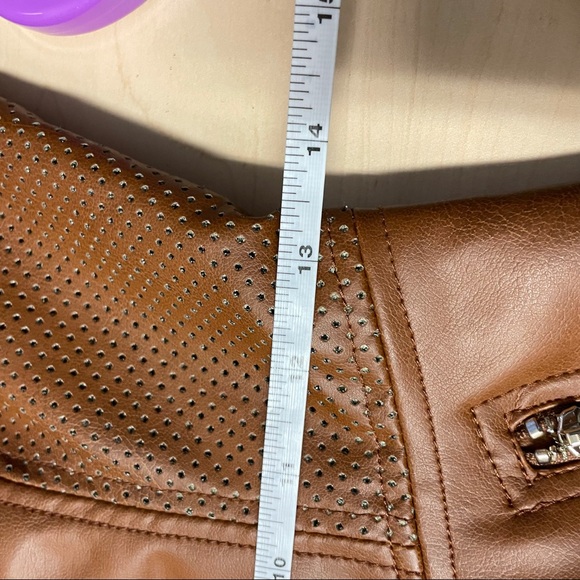 Guess Peplum brown faux leather jacket
Cognac - Picture 13 of 16